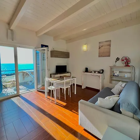Alba Suite-rome Airport Fco-fronte Mare *